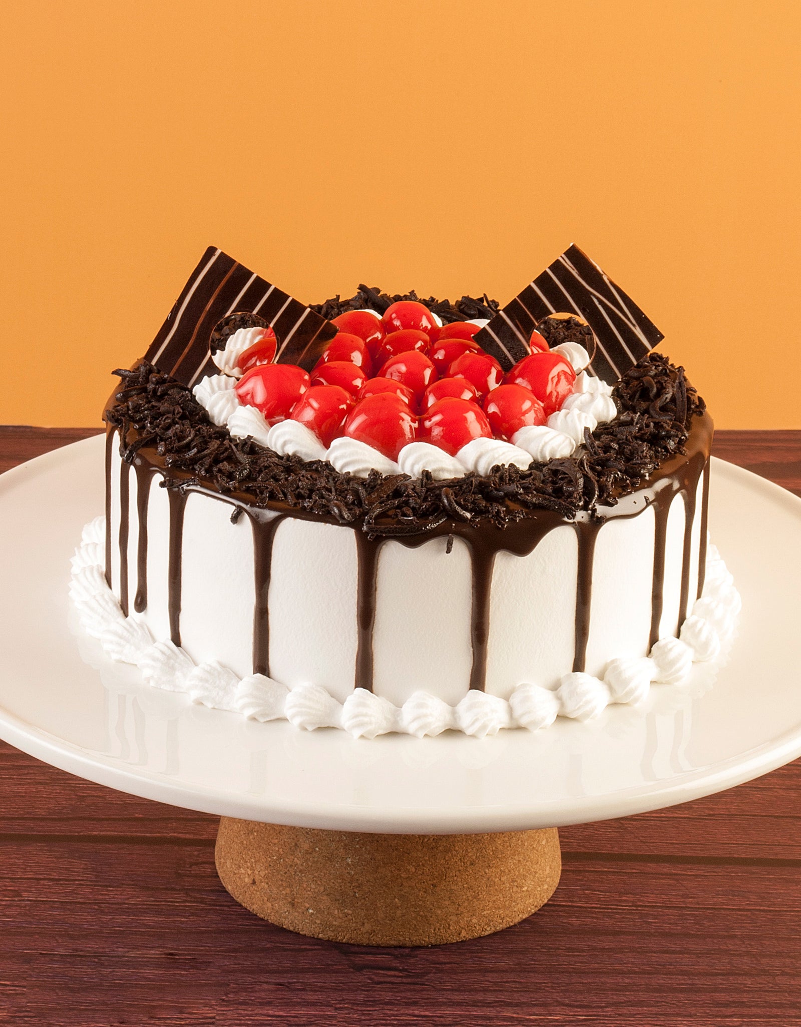 2 Pounds Black Forest Cake at Rs 1090/piece | Cakes in Bhopal | ID:  16379916291