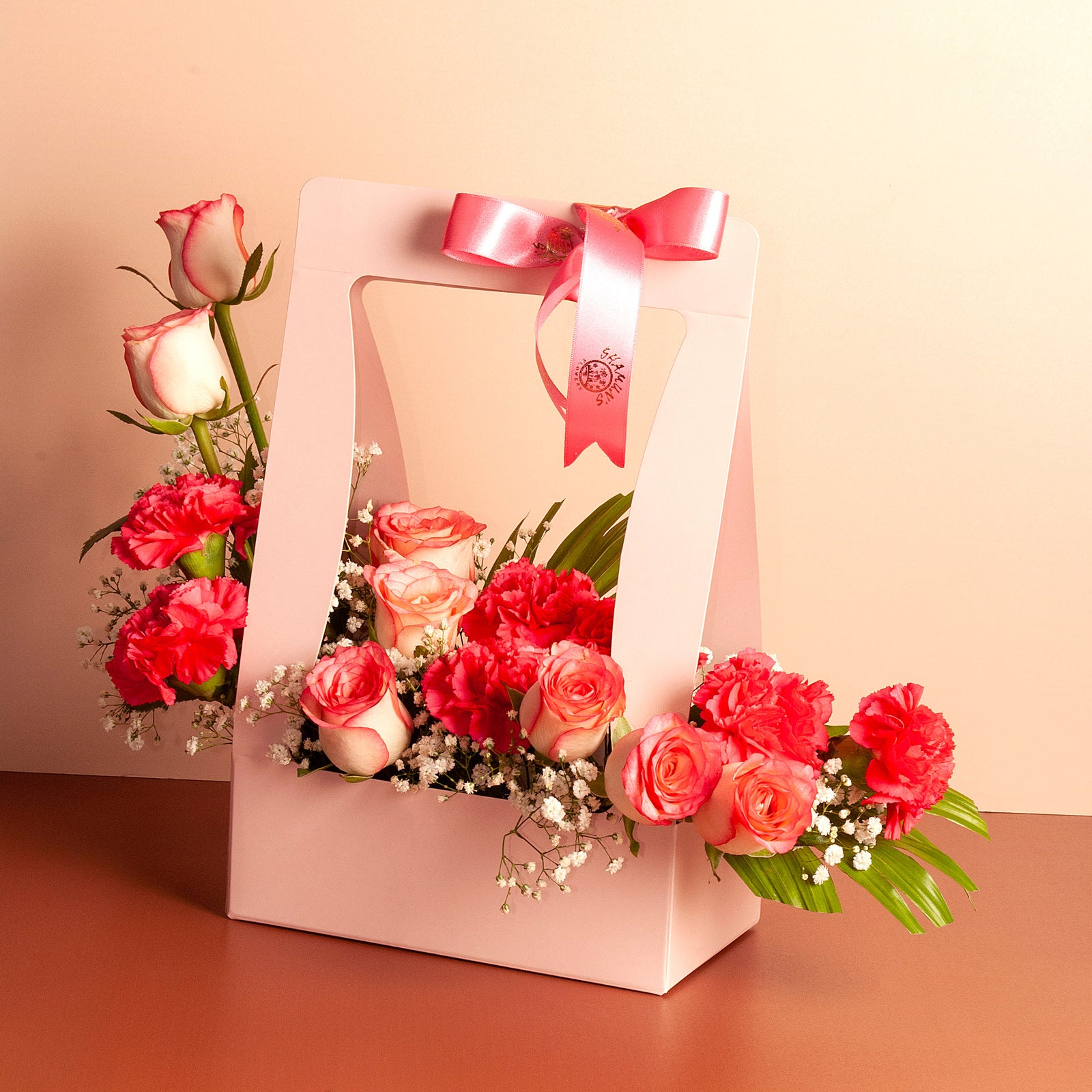 Buy 12 Pieces Paper Flower Bags with Metal Chain Flower Paper Gift Box  Flower Bouquet Storage Bucket Creative Flower Gift Bags Flower Boxes for  Wedding Valentine's Day Gift Wrap Bags(White,Pink, Black) Online