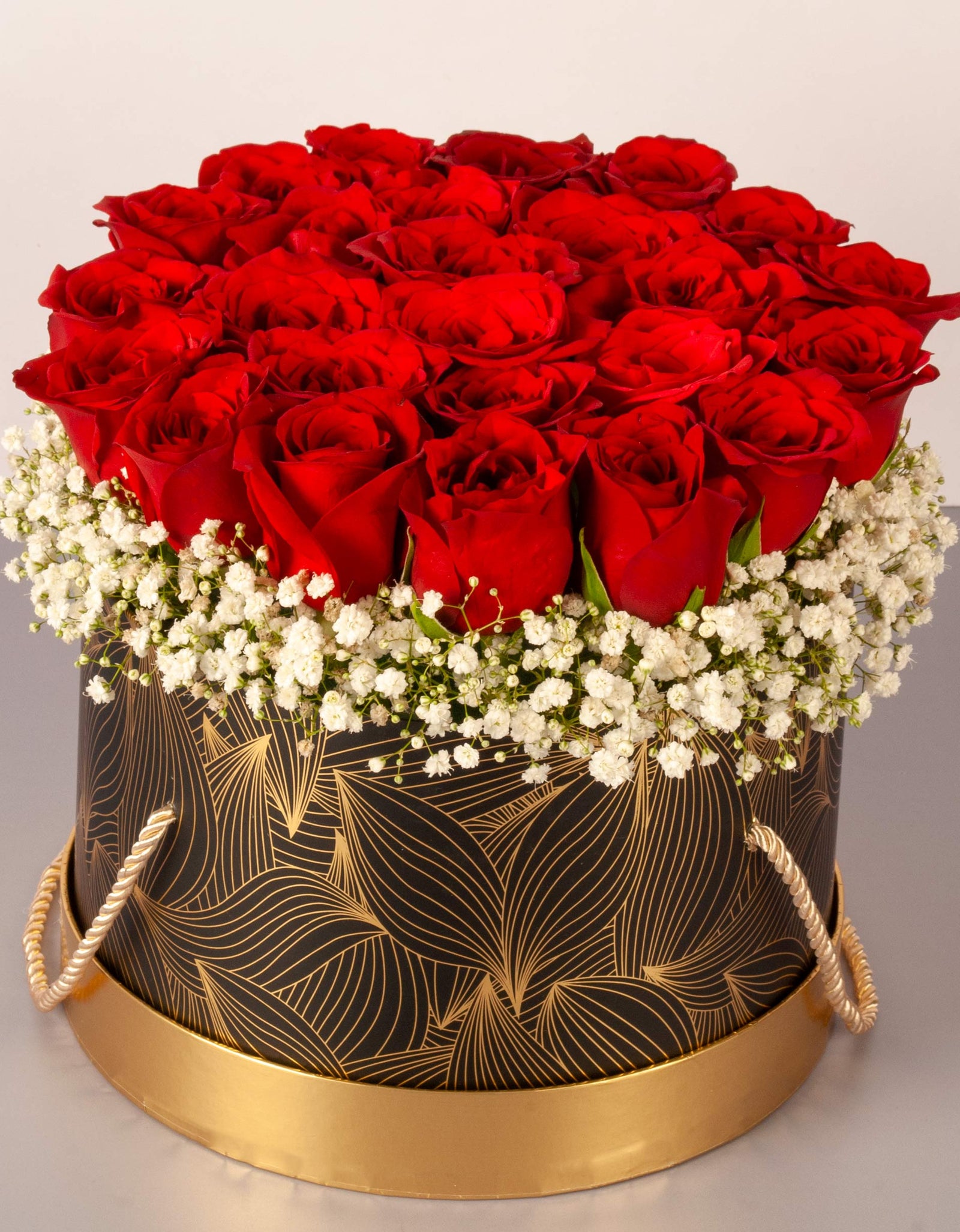 flower delivery pune - bed of red roses