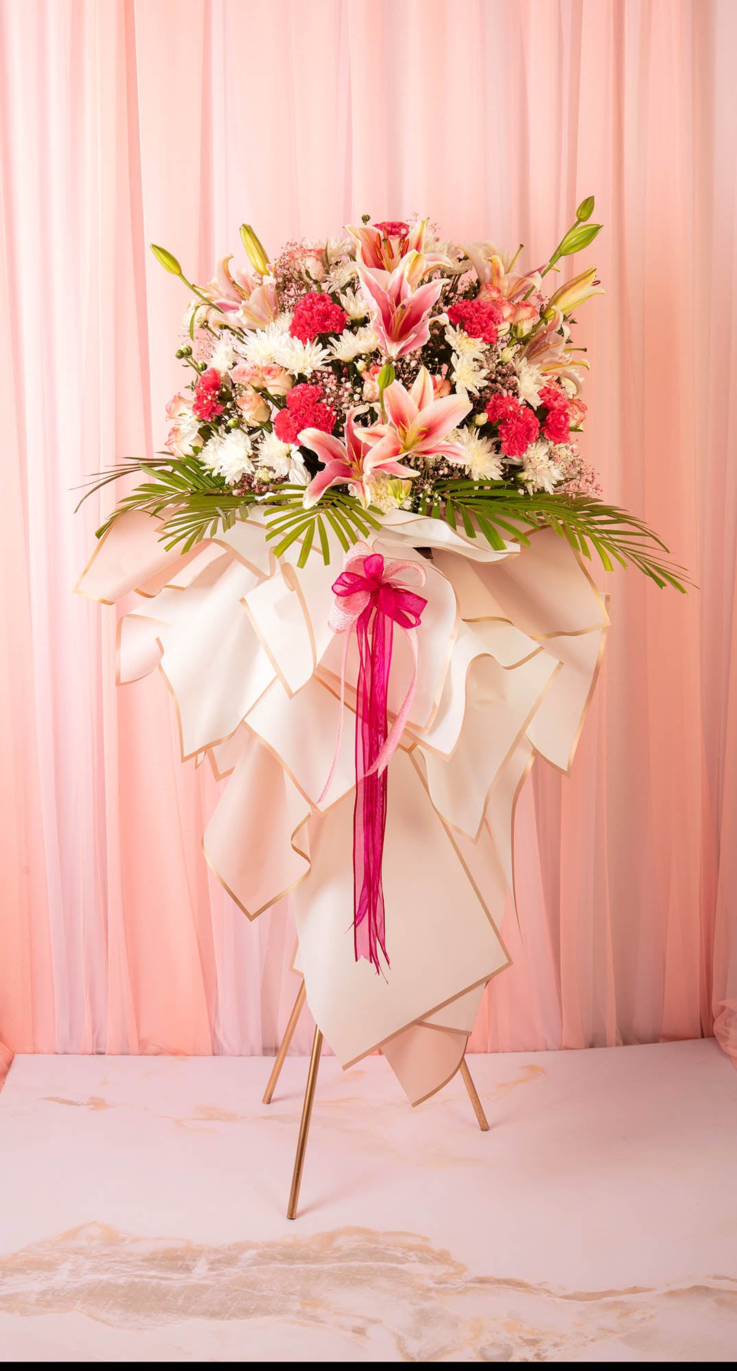 flower bouquet online - floral pedestal