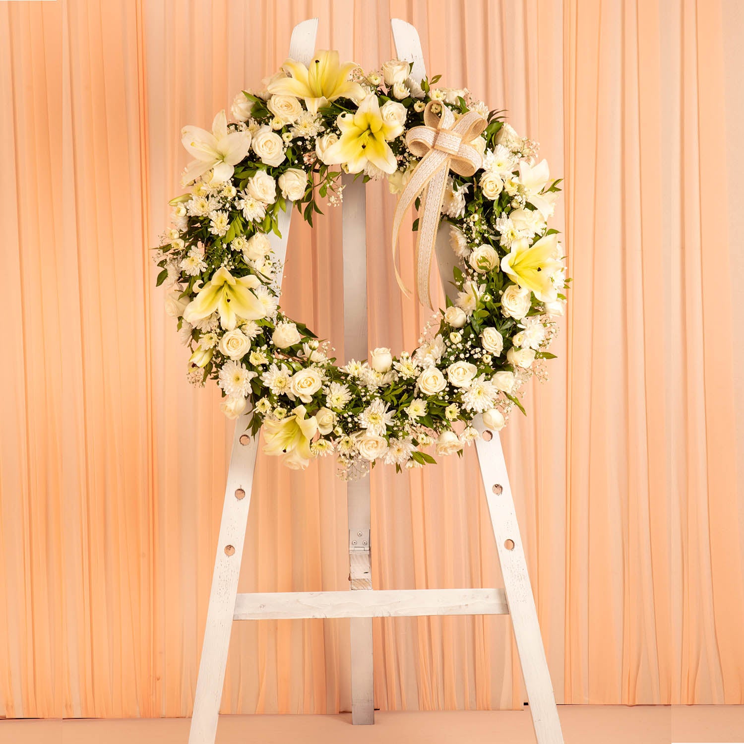 online flower delivery - wreath of white flowers