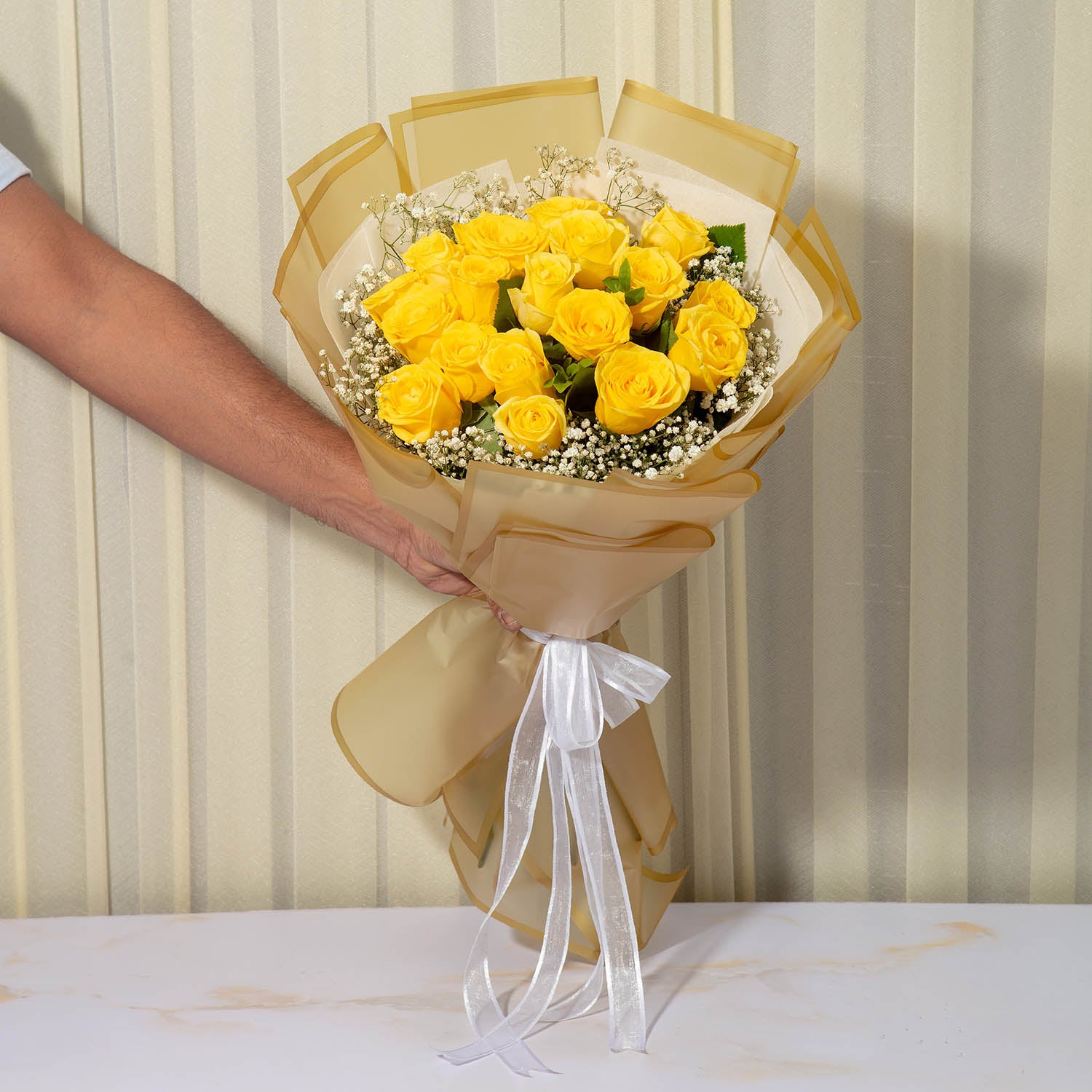 online flower delivery - yellow roses